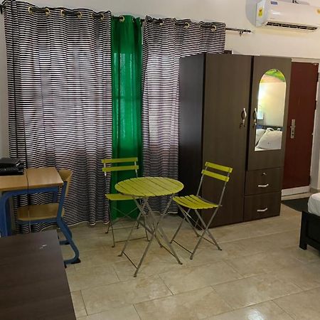 Hgl Guest House Ист-Легон Экстерьер фото
