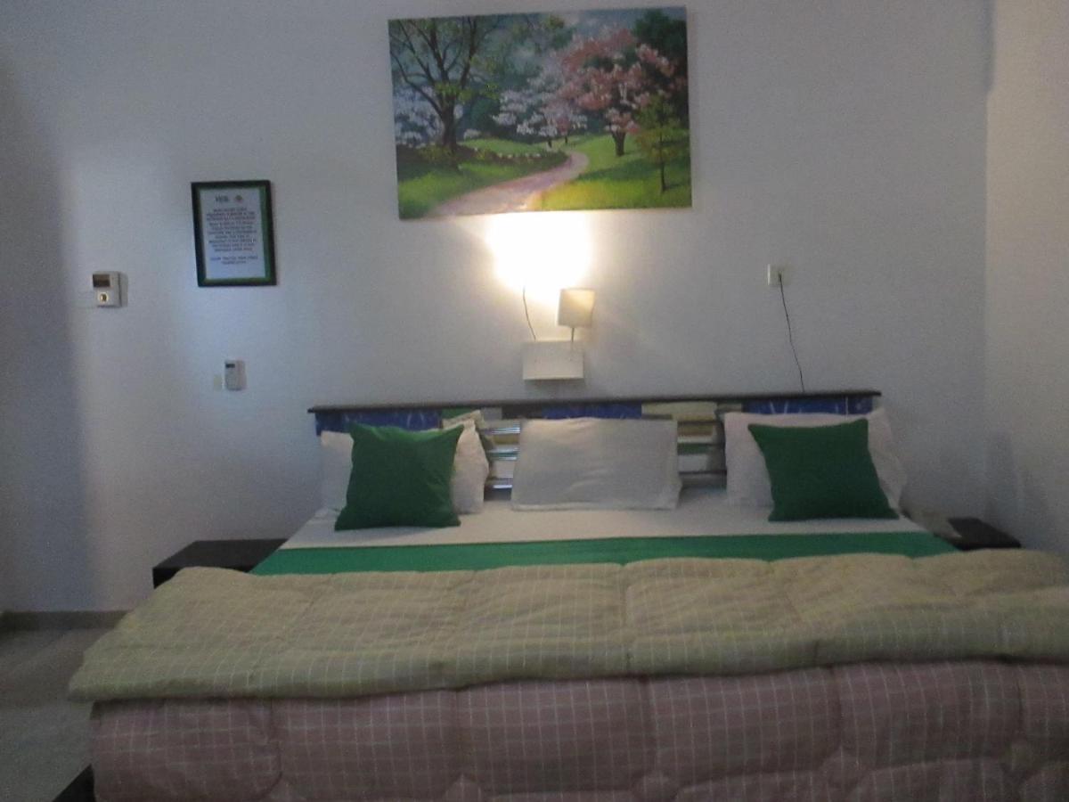 Hgl Guest House Ист-Легон Экстерьер фото