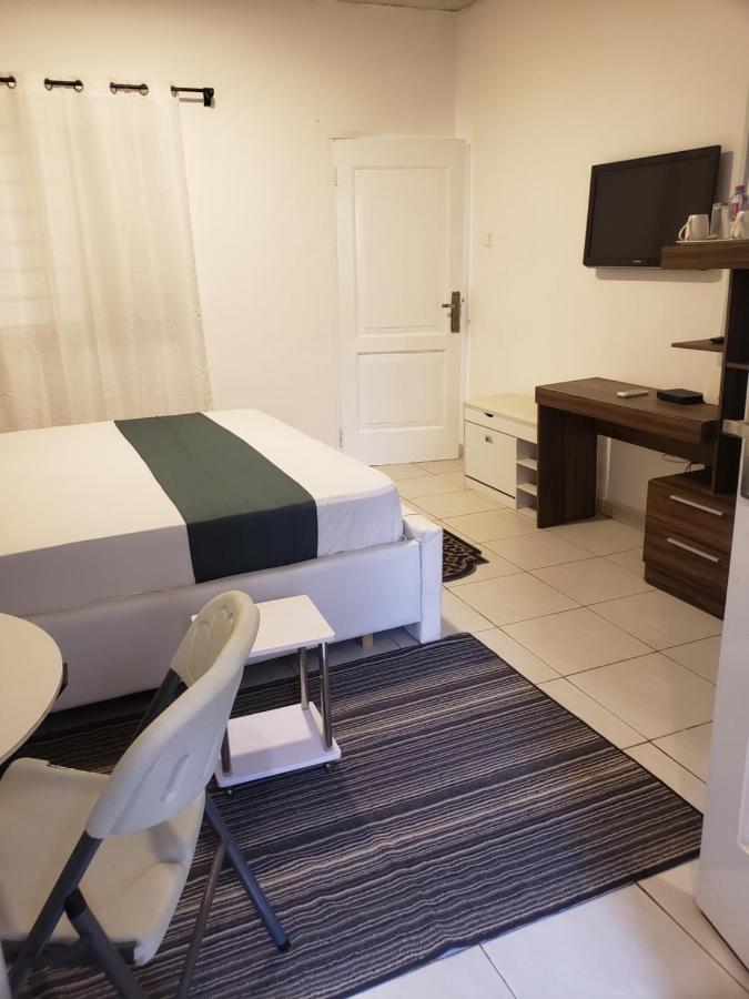 Hgl Guest House Ист-Легон Экстерьер фото