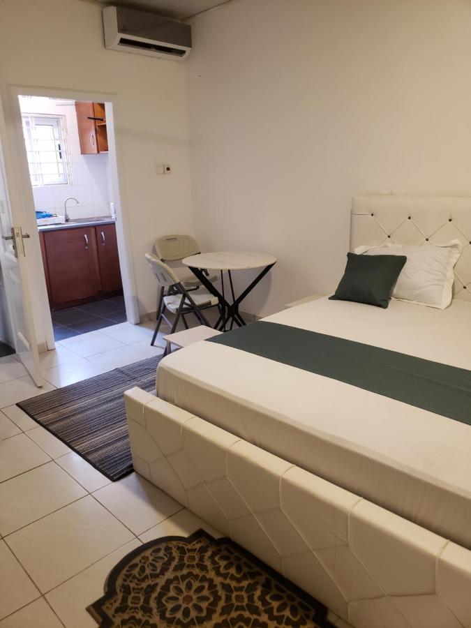 Hgl Guest House Ист-Легон Экстерьер фото